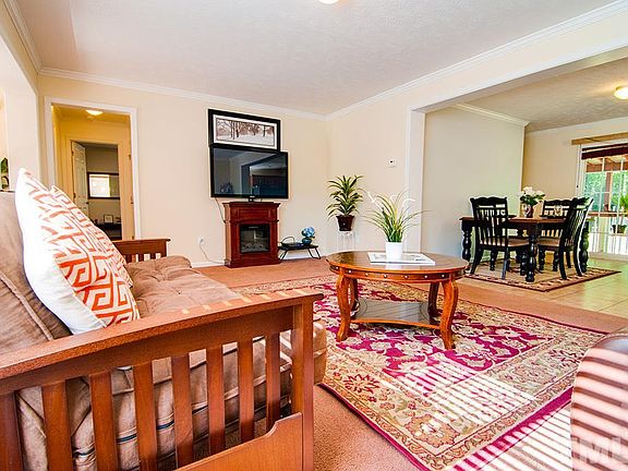 5th image of 101 Dianes Ln