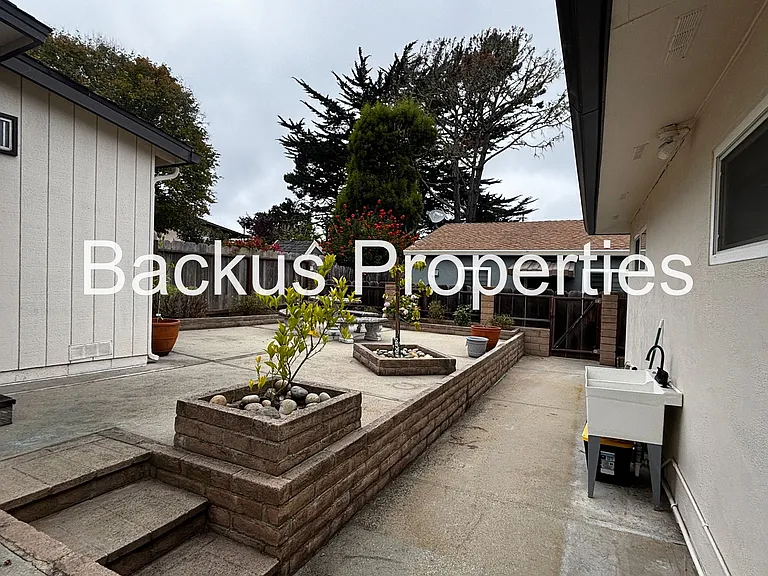 681 Alice St — Photo 24