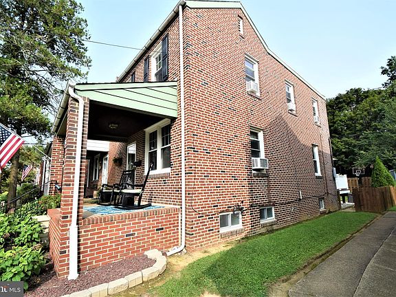 4th image of 714 S Scott St