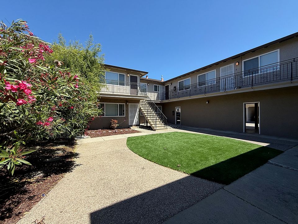 1st image of 1588 Ontario Dr APT 3