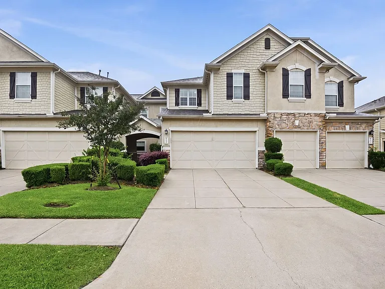 16019 Summerville Lake Dr — Photo 2