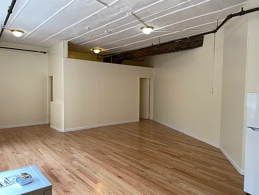 Rented by R New York | media 50