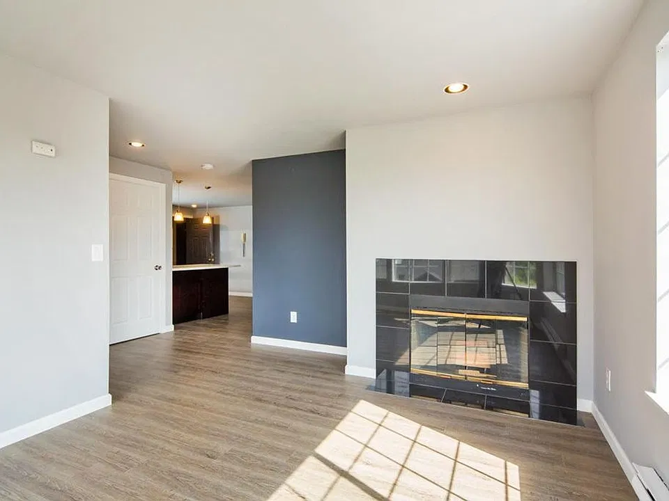Comfortable North Seattle Living Near Green Lake!