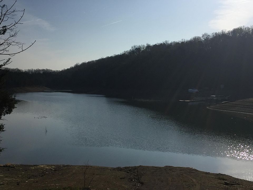 2nd image of Chestnut Hill Rd