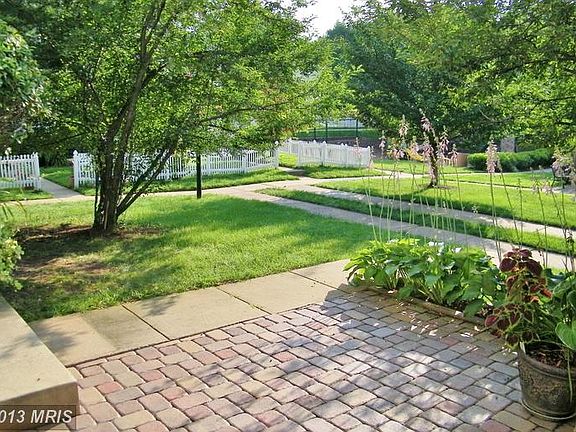 2nd image of 19001 Highstream Dr #850