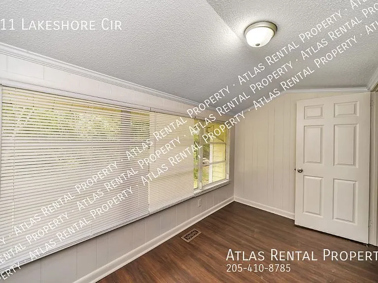 211 Lakeshore Cir — Photo 9
