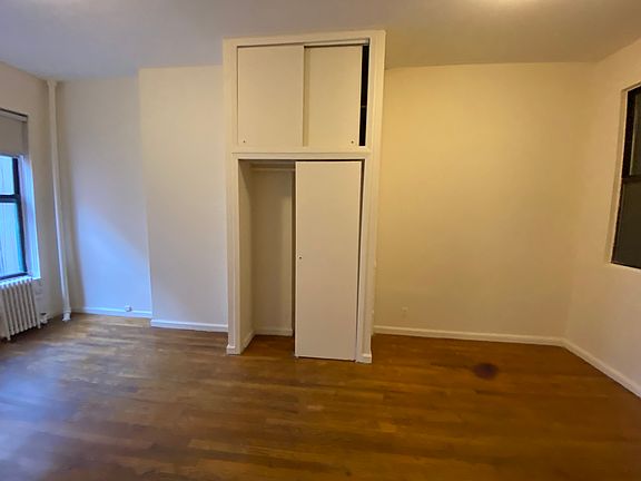 3rd image of 211 E 5th St APT 6