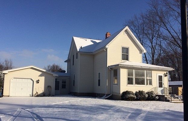 1st image of 804 E 6th St