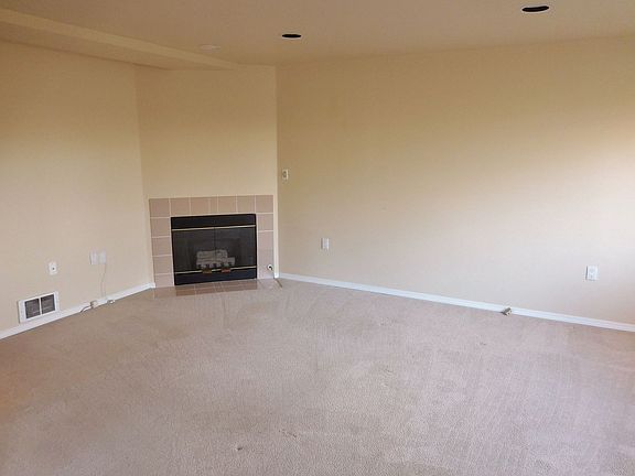 5th image of 214 W McGraw St APT 205