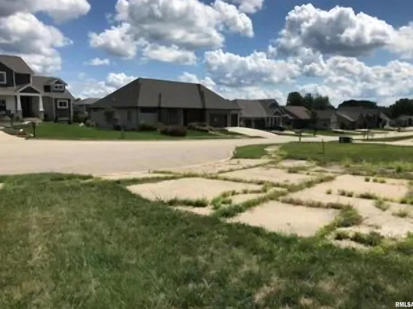 1320 Prince George Ct, Washington, IL 61571
