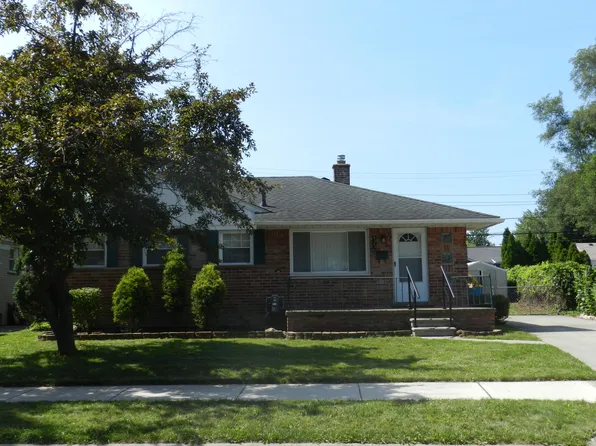 4318 Adams Cir, Wayne, MI 48184