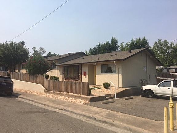 4th image of 800 Main St APT A