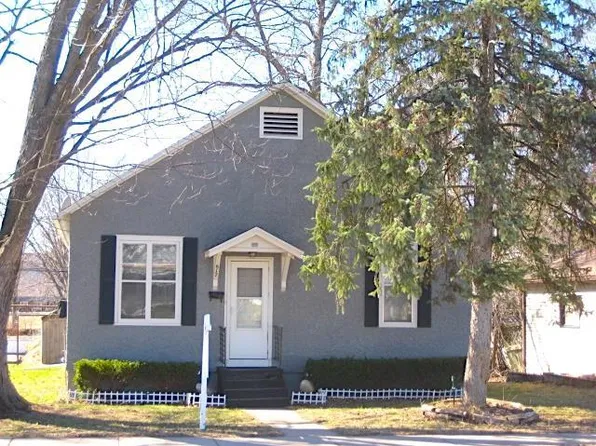 817 North Beaumont Road, Prairie Du Chien, WI 53821