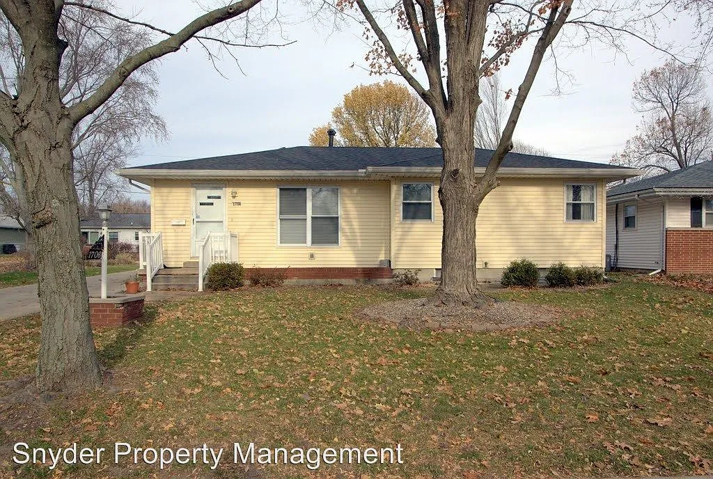 1706 Kingston Dr photo 1