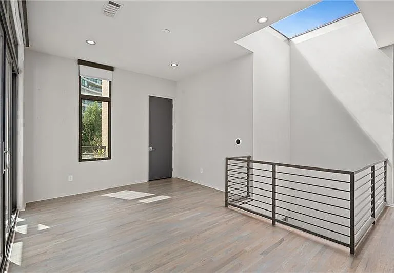 721 Longleaf Dr NE #6 — Photo 27