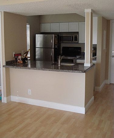 1st image of 1010 Lake Shore Dr APT 204