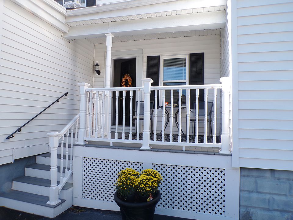 1st image of 532 Pleasant St #A