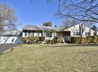 173 W Hawthorn St, Dartmouth, MA 02747