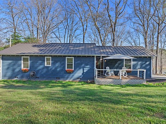 5th image of 122 Latham Dr