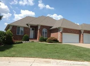 3225 E Shady Glen St, Springfield, MO 65804