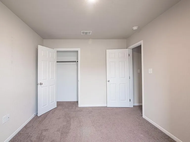 508 Raymond St — Photo 12