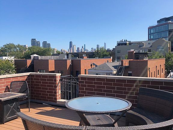 5th image of 923 W Wrightwood Ave #3