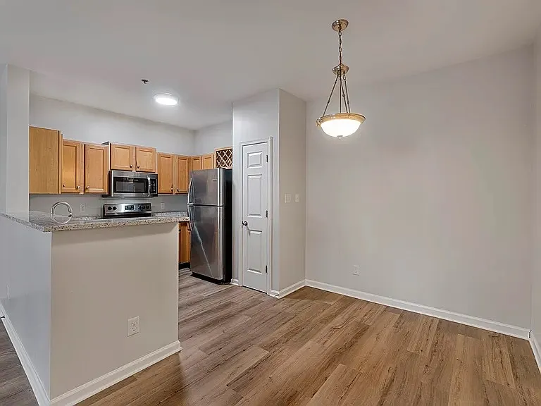 320 Riverbend Dr #3C — Photo 10