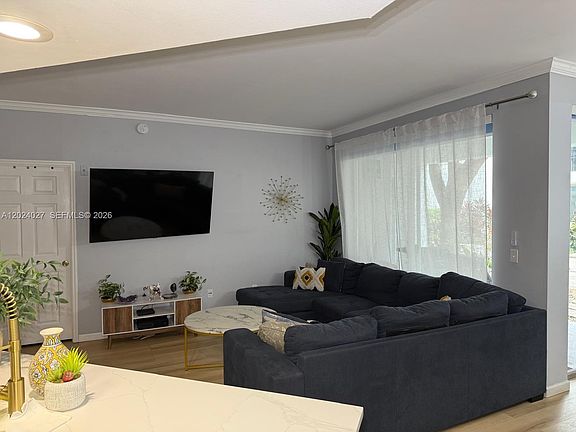 4th image of 3215 NE 184th St APT 14109