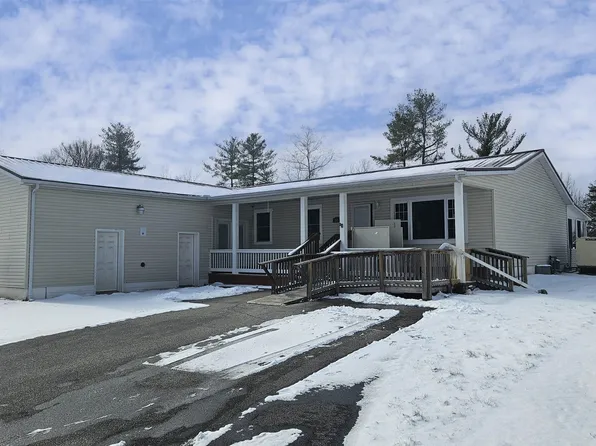 203 Lower Overlook Dr, Hurricane, WV 25526