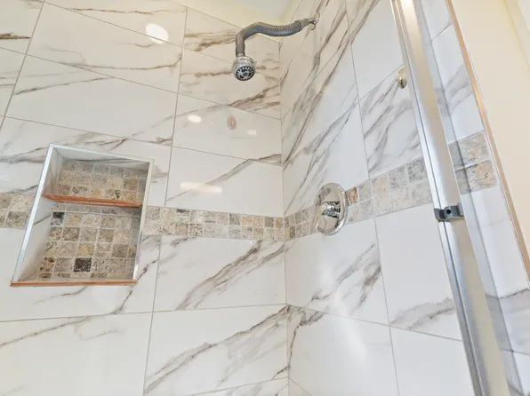 231 Maple Street image 6 of 8