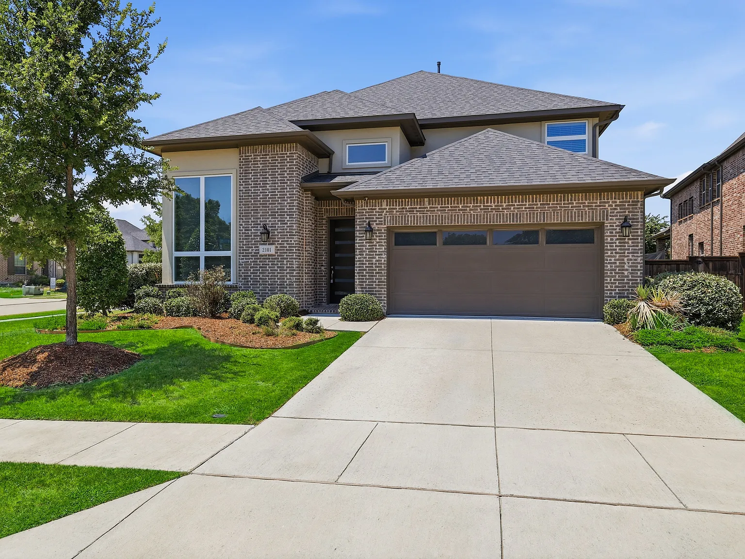 5 bed, 3729 sqft, $3,995 — Photo 3