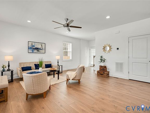 4th image of 629 Dove St
