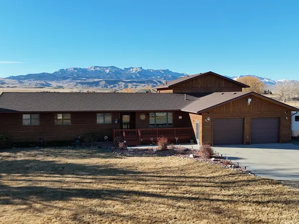 4 Heather Rd, Cody, WY 82414
