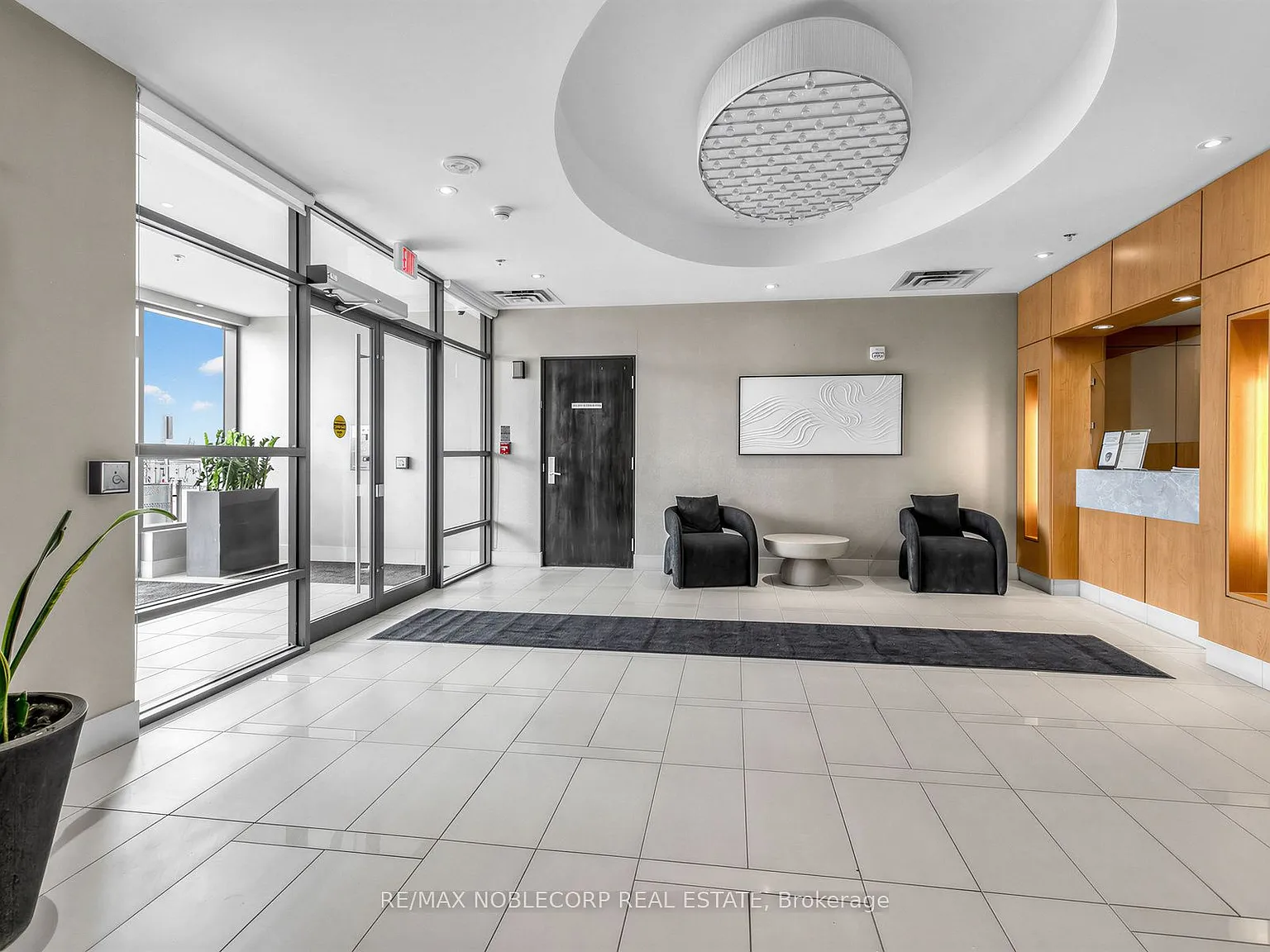 3 bed, $4,000 — Photo 3