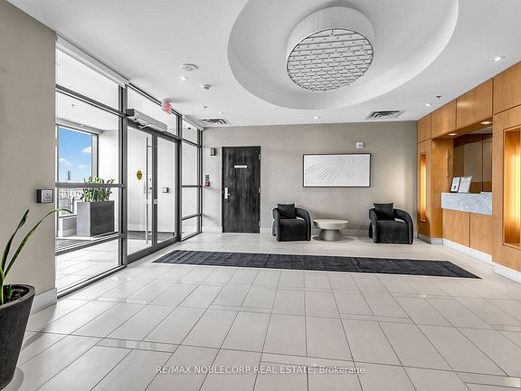 3rd image of 840 Queens Plate Dr #1705