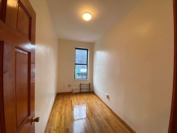 5th image of 958 Putnam Ave APT 3
