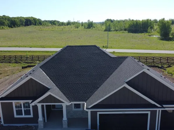 9800 N Migratory COURT, Mequon, WI 53097