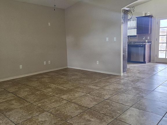 5th image of 14189 N Point Ave