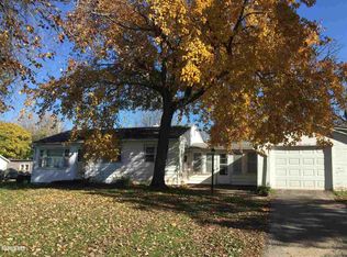 606 Iris St, Savanna, IL 61074