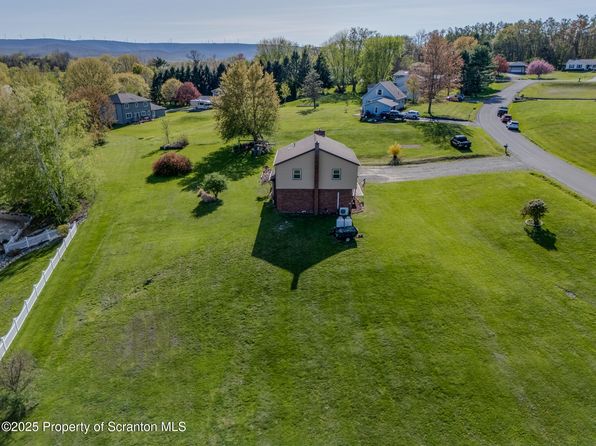 10 Dogwood Dr, Tunkhannock, PA 18657