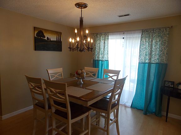 4th image of 535 Riverview Dr