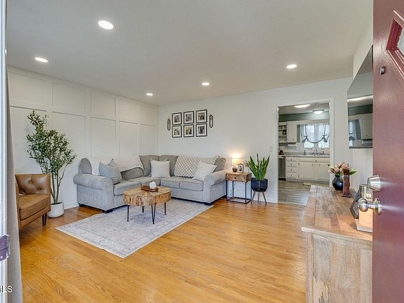 5th image of 2913 Russum Ave