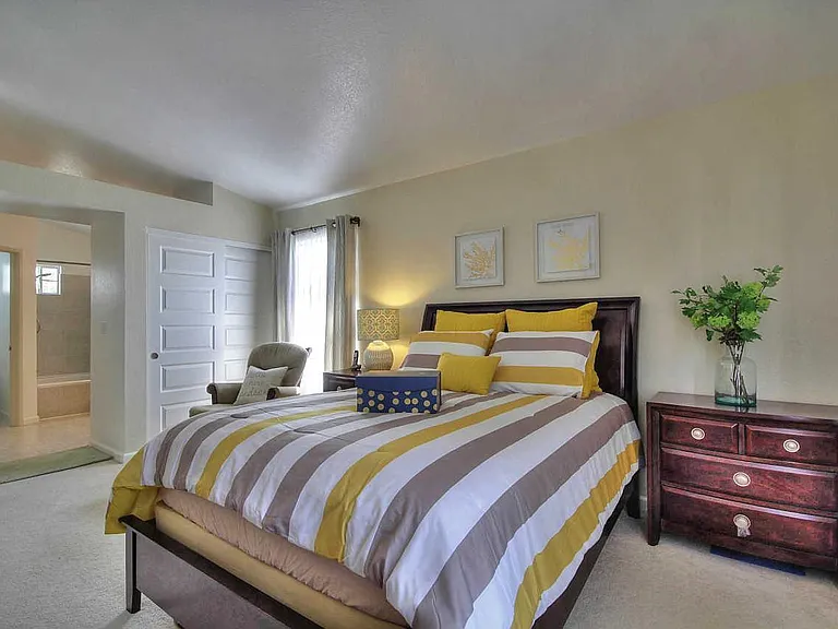 43120 Brighton Cmn — Photo 17