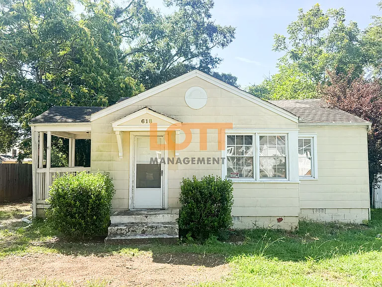 618 Perry Rd — Photo 1