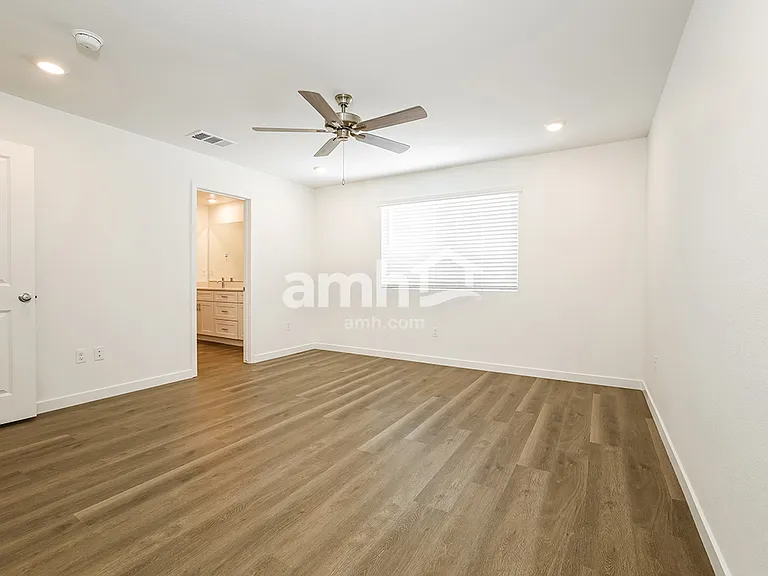2236 Monroe Ave — Photo 11