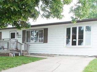 1414 N 8th St, Beatrice, NE 68310