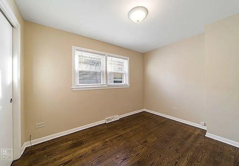 11233 S Whipple St — Photo 8