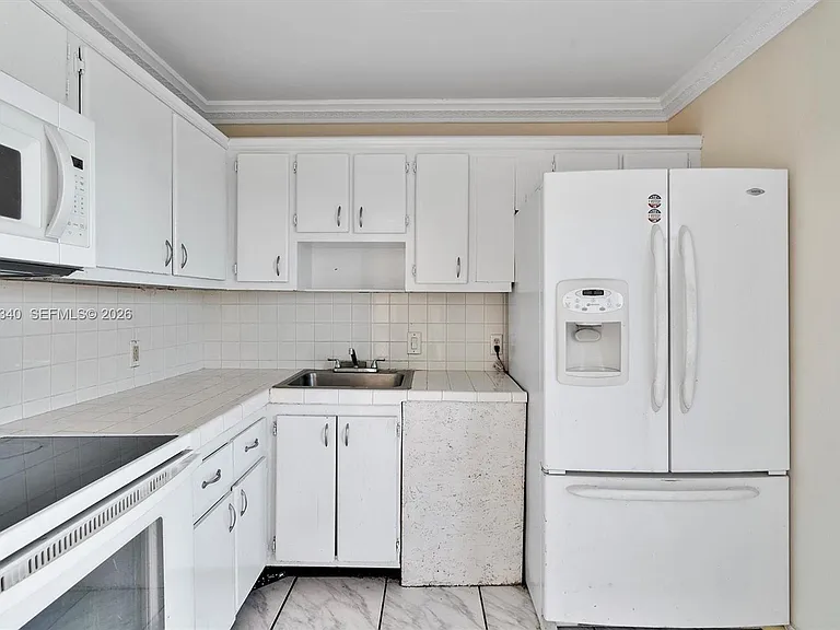 3101 N Country Club Dr #504 — Photo 10