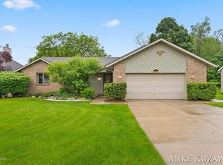 2550 Westwinde St NW, Grand Rapids, MI