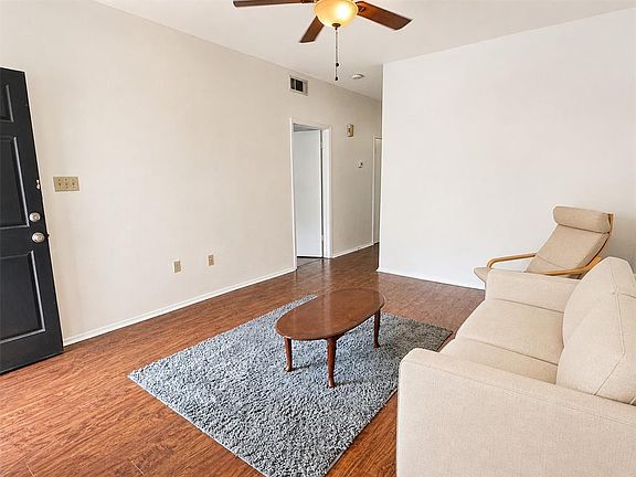 4th image of 2801 Rio Grande St APT 203